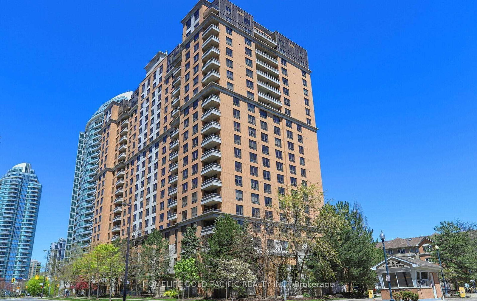 18-sommerset-way-toronto-north-york-ontario-c13535400