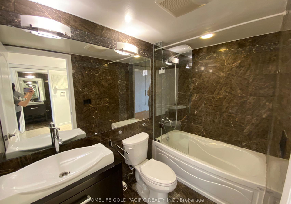 18-sommerset-way-toronto-north-york-ontario-c13535400