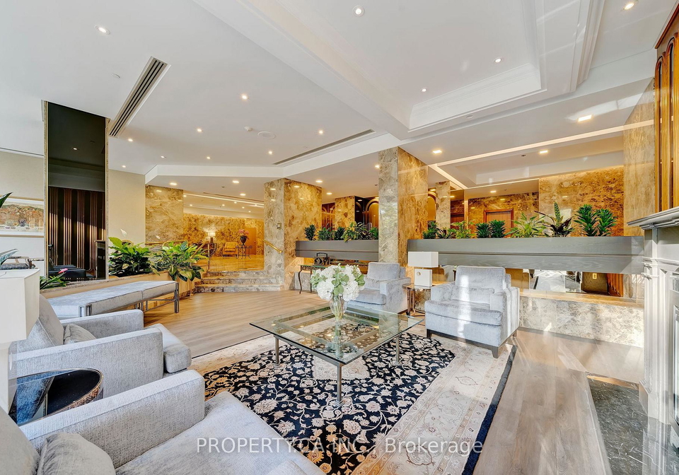 1-concorde-place-toronto-north-york-ontario-c13535408