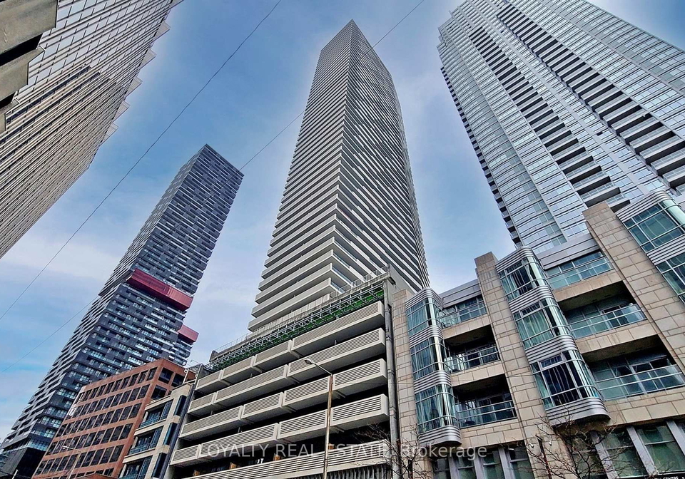 2221-yonge-street-toronto-toronto-ontario-c13535570