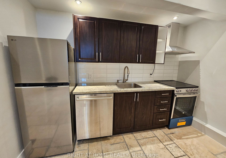 550-yonge-street-toronto-toronto-ontario-c13535756