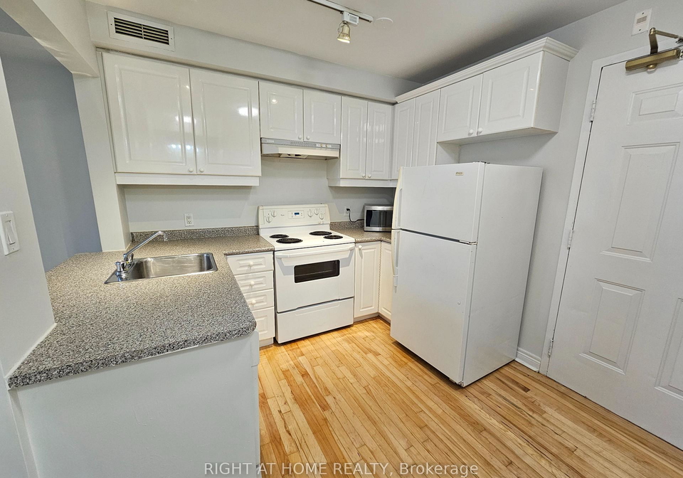 524-yonge-street-toronto-toronto-ontario-c13535766