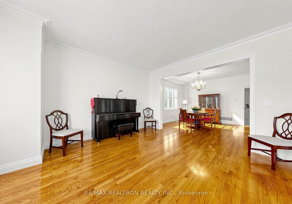 352-deloraine-avenue-toronto-toronto-ontario-c13535828