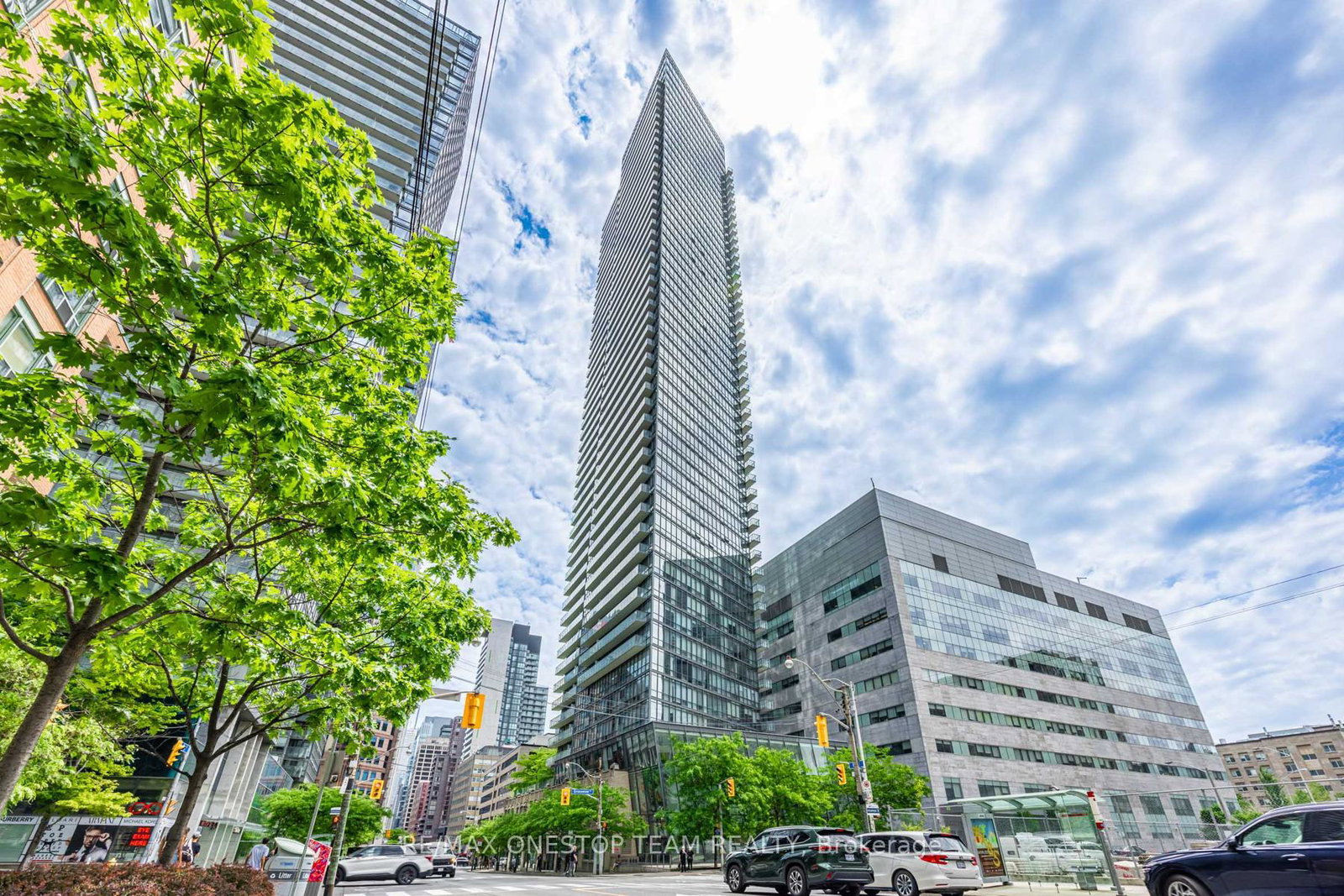 832-bay-street-toronto-toronto-ontario-c13536060