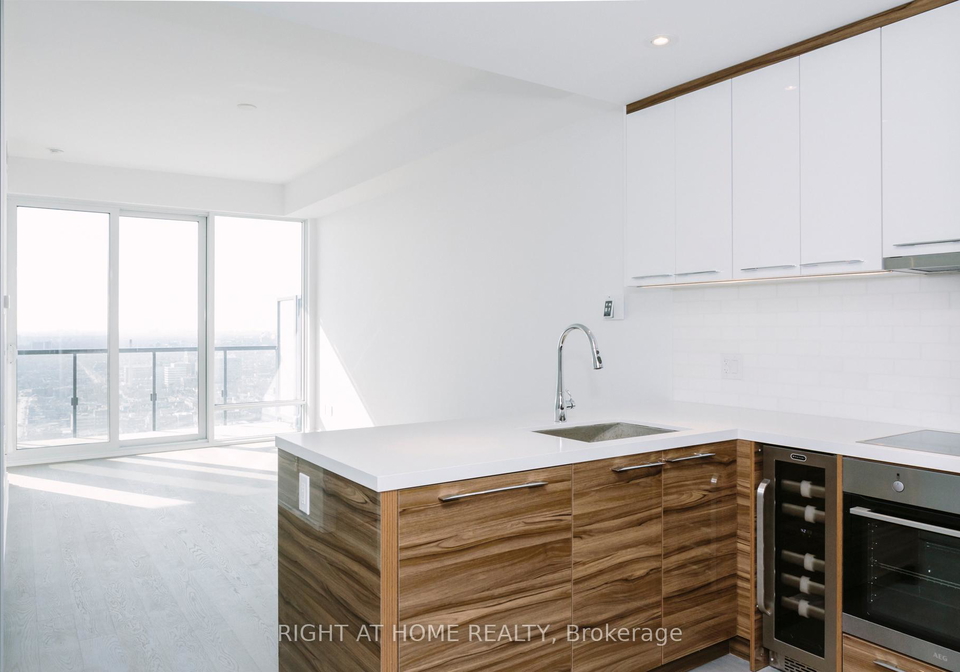 488-university-avenue-toronto-toronto-ontario-c13536446