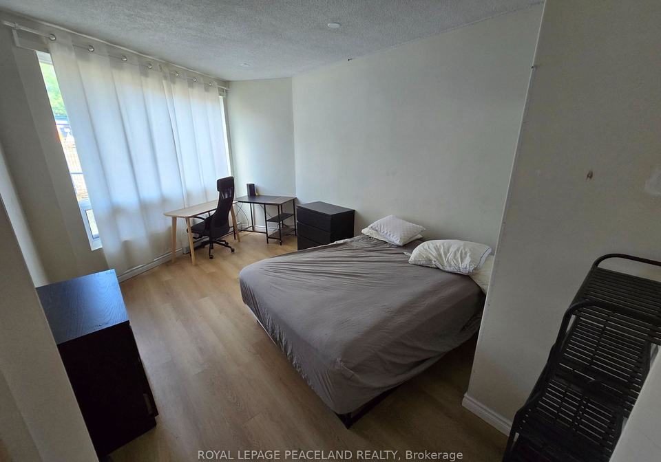 558-spadina-crescent-toronto-toronto-ontario-c13537398