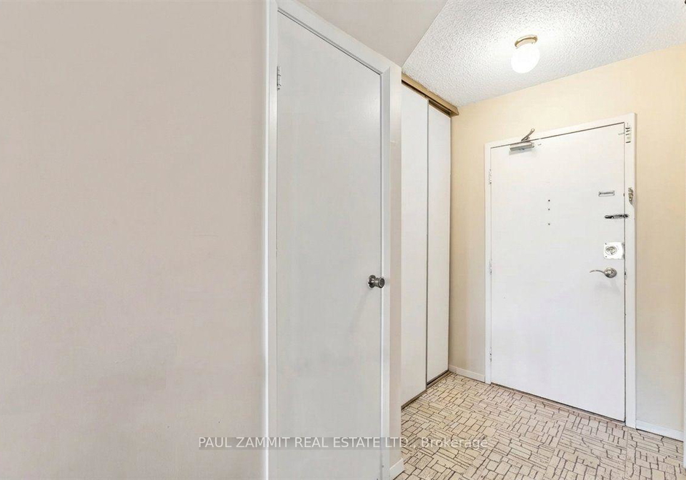 4001-don-mills-road-toronto-north-york-ontario-c13537806