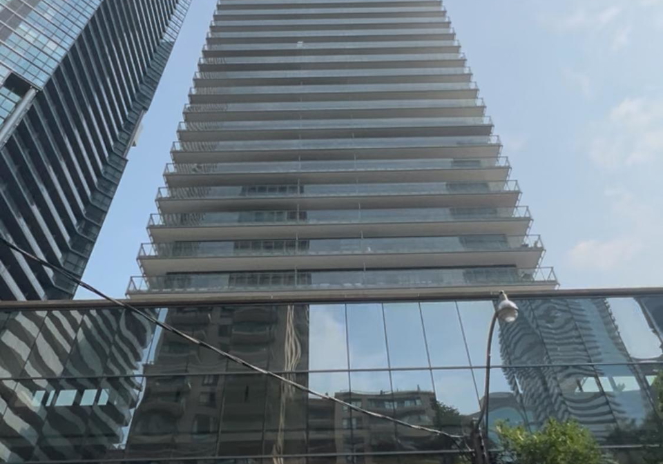 33-charles-street-e-toronto-toronto-ontario-c13537896