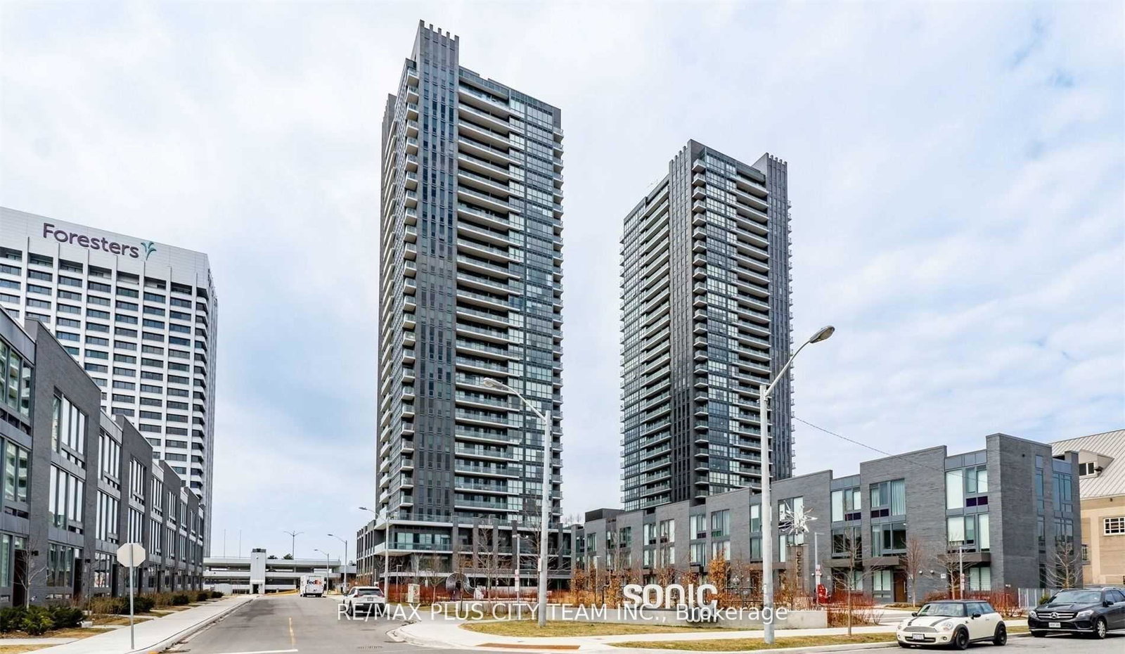 2-sonic-way-toronto-east-york-ontario-c13538314
