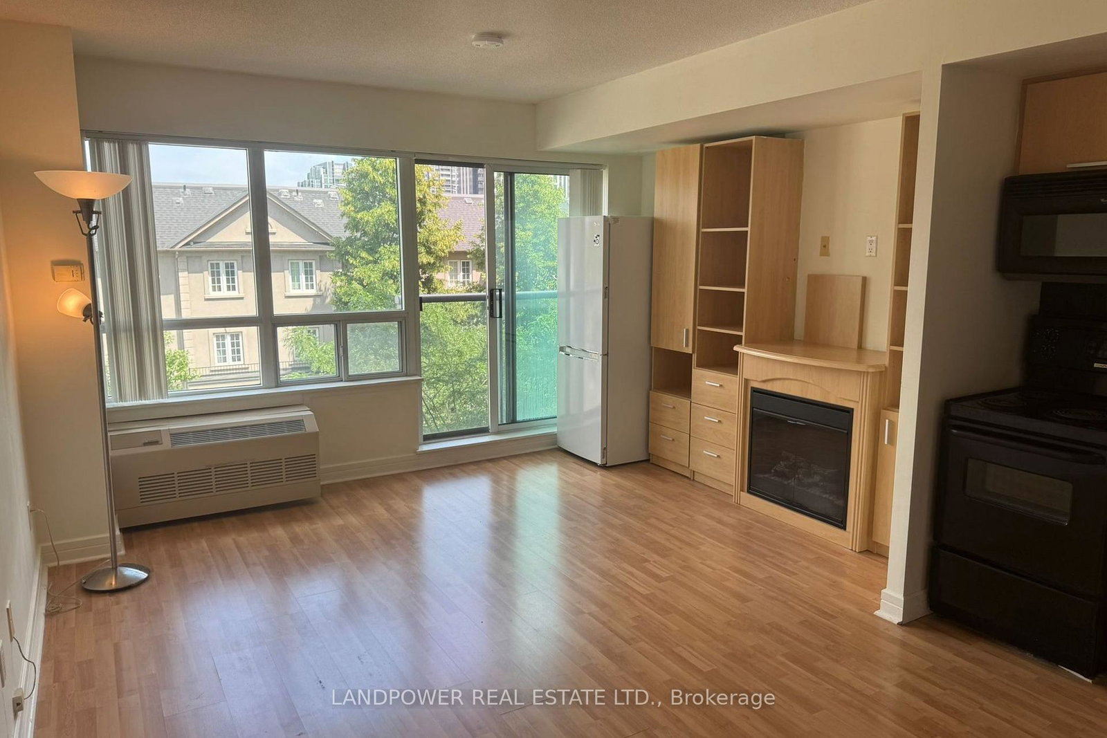 19-avondale-avenue-toronto-north-york-ontario-c13539518