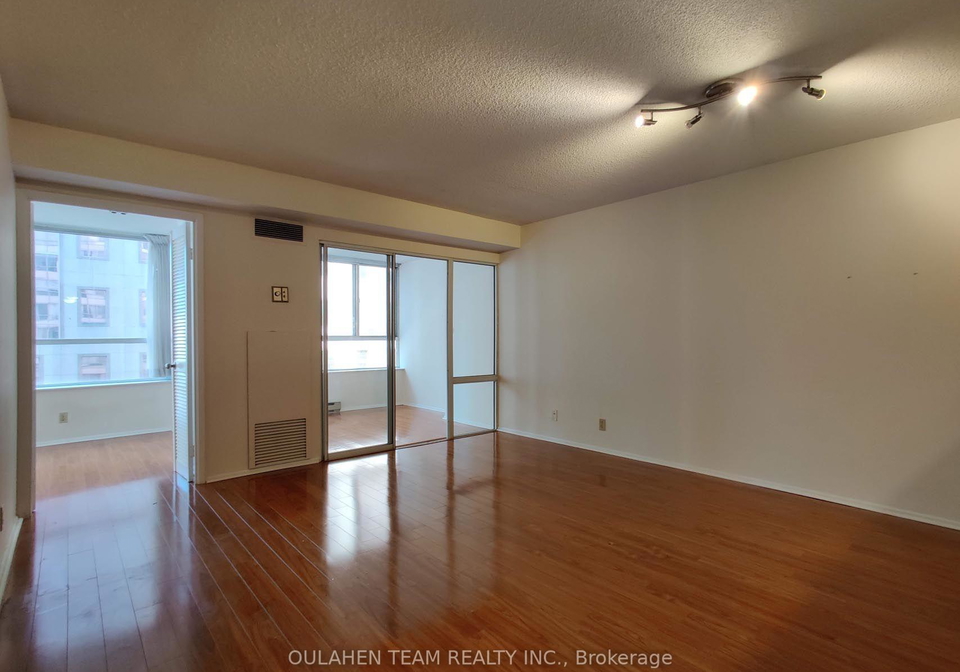 711-bay-street-toronto-toronto-ontario-c13539626