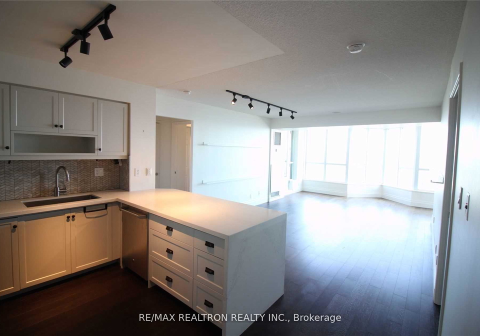 230-queens-quay-w-toronto-toronto-ontario-c13540026