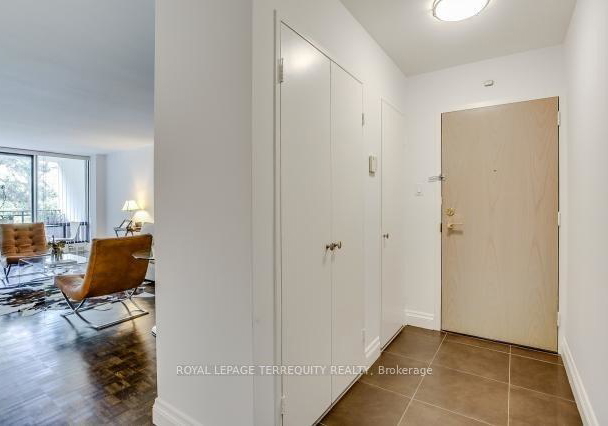 235-st-clair-avenue-w-toronto-toronto-ontario-c13540340