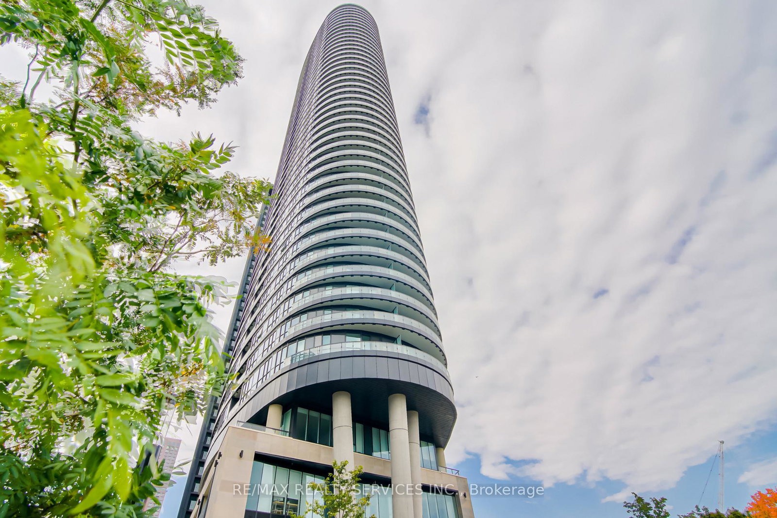 585-bloor-street-e-toronto-toronto-ontario-c13540370