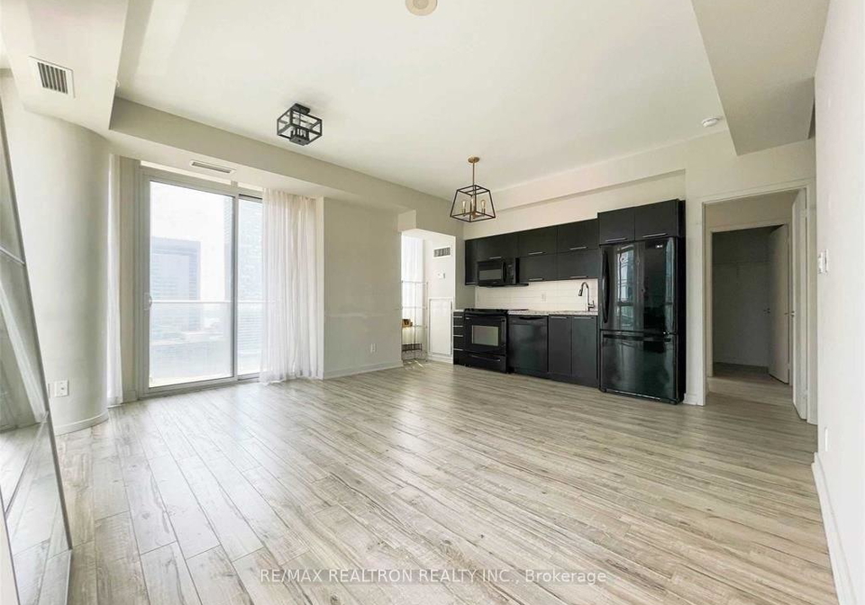 126-simcoe-street-toronto-toronto-ontario-c13540946