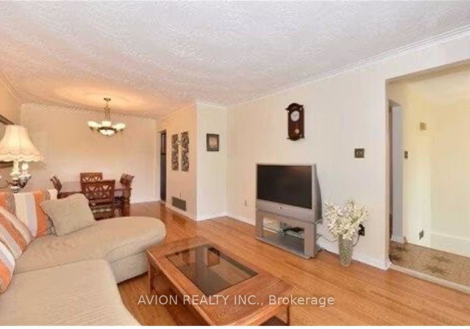 upper-267-cherokee-boulevard-toronto-north-york-ontario-c13541212