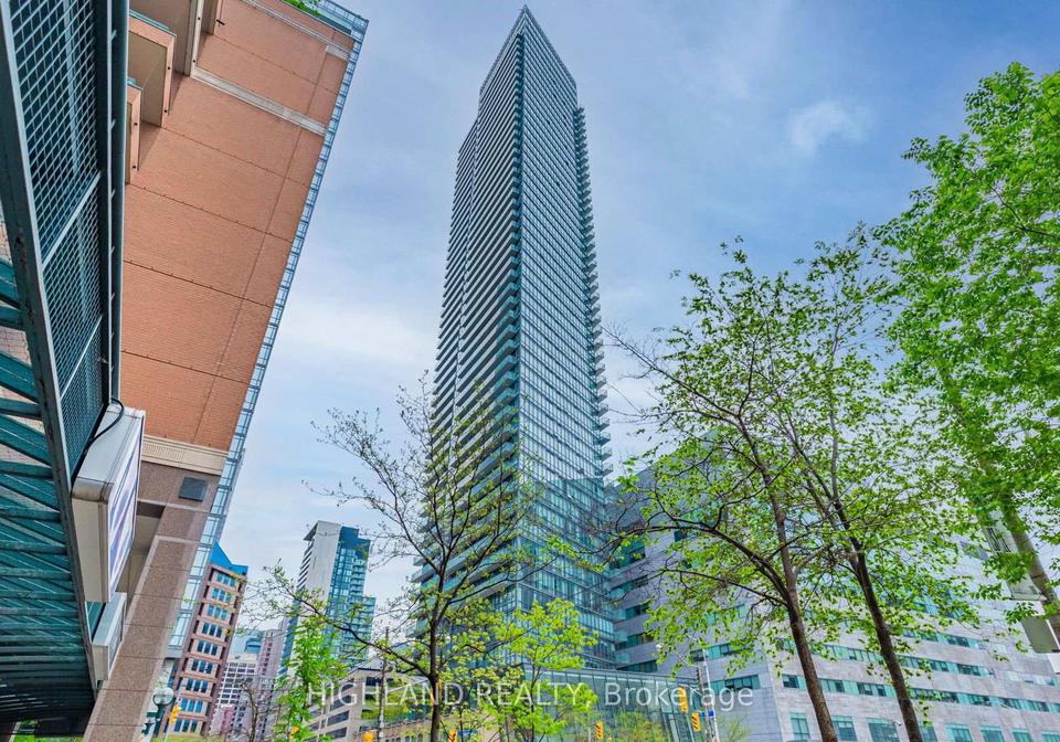 832-bay-street-toronto-toronto-ontario-c13541534