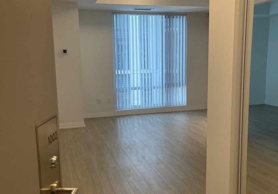 8-widmer-street-toronto-toronto-ontario-c13541546