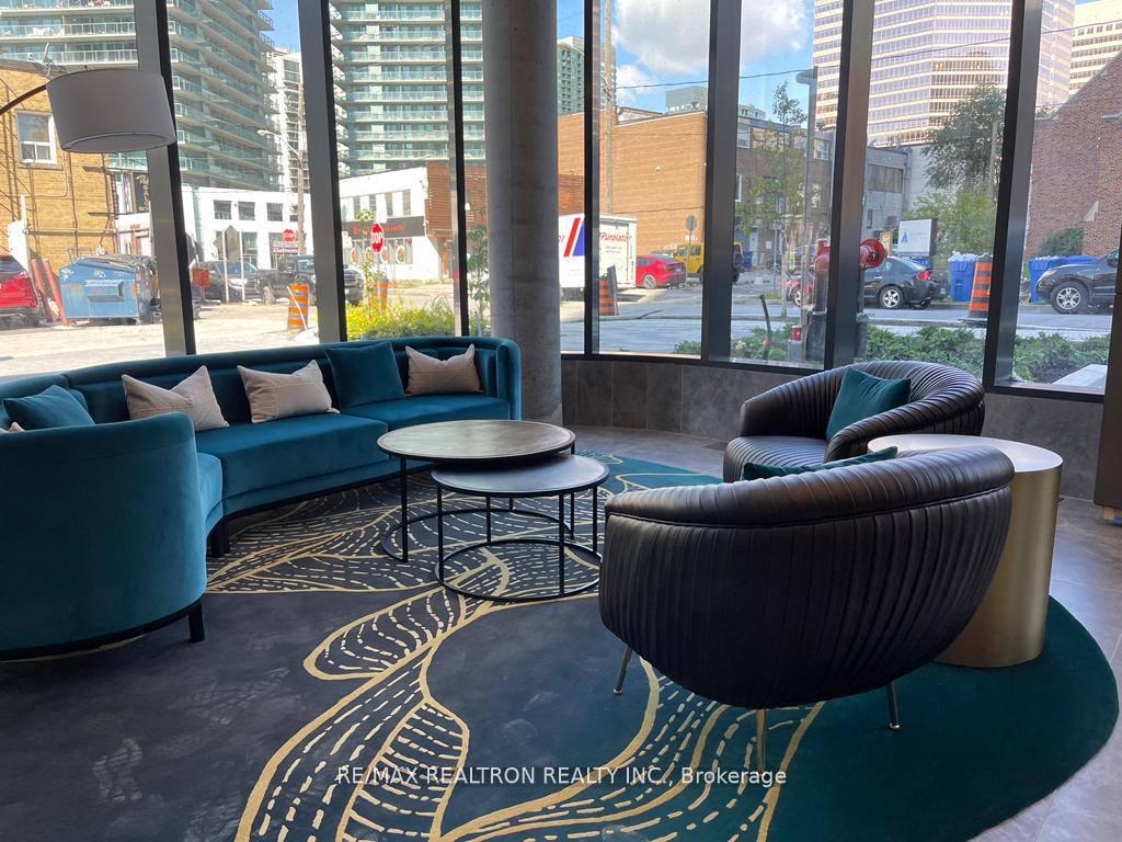 15-holmes-avenue-s-toronto-north-york-ontario-c13542180