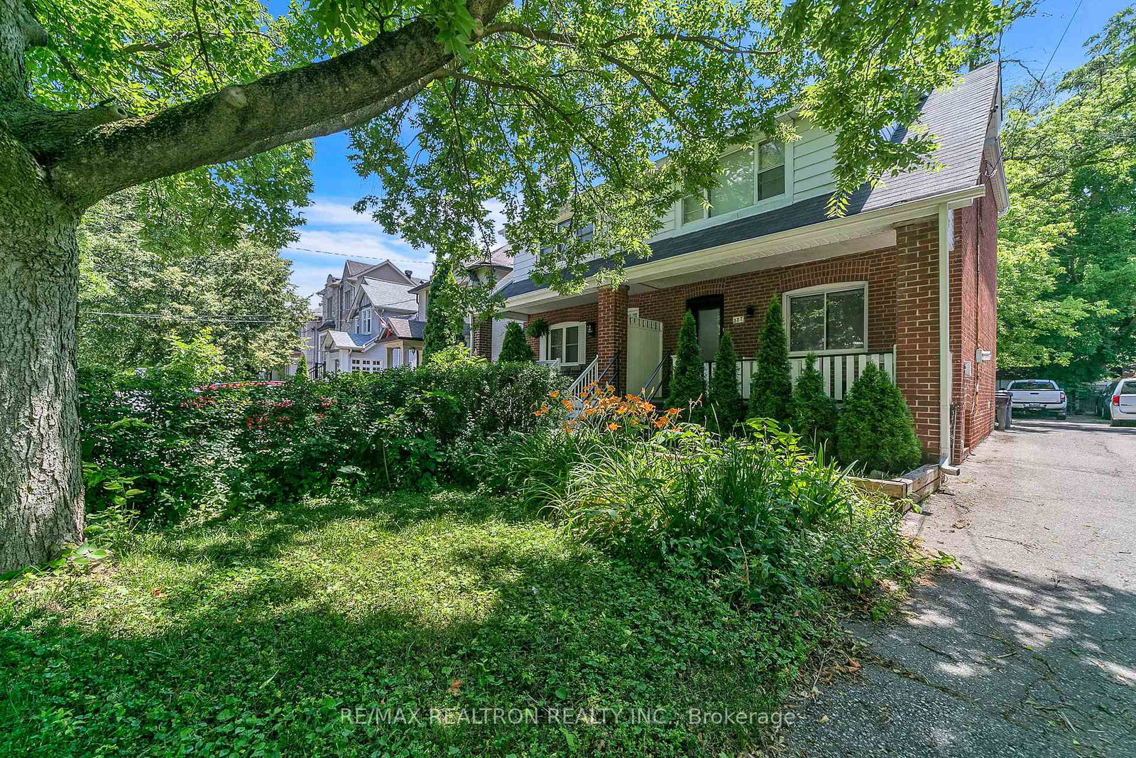 327-deloraine-avenue-s-toronto-toronto-ontario-c13542774
