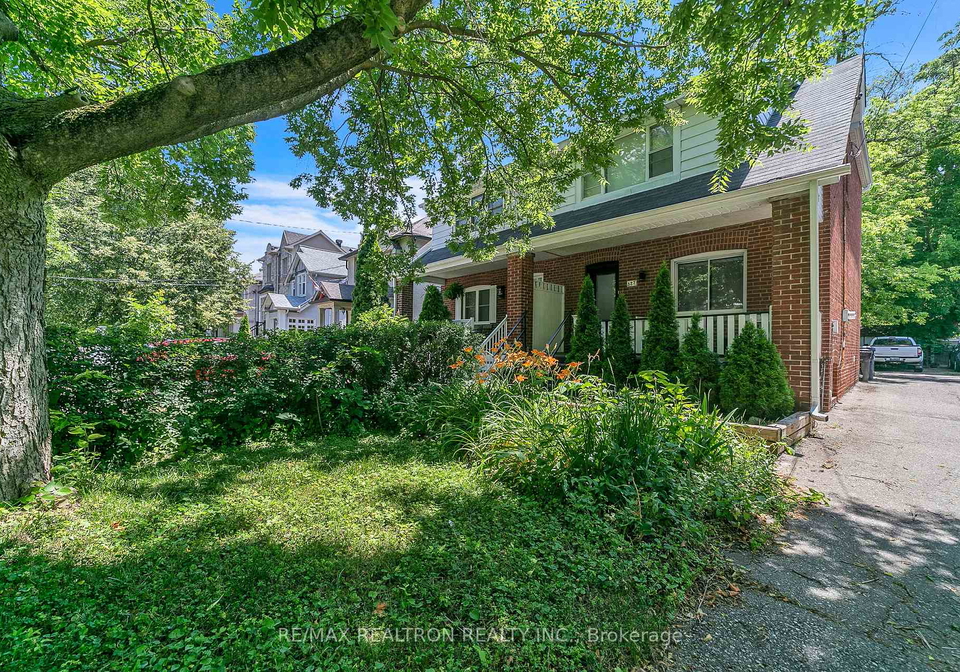 327-deloraine-avenue-s-toronto-toronto-ontario-c13542774