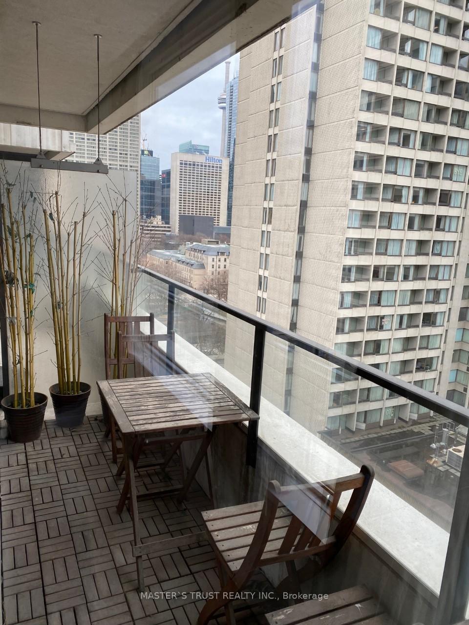 111-elizabeth-street-toronto-toronto-ontario-c13543366