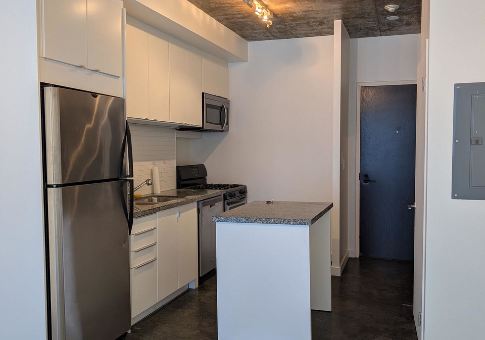 1-shaw-street-toronto-toronto-ontario-c13544024