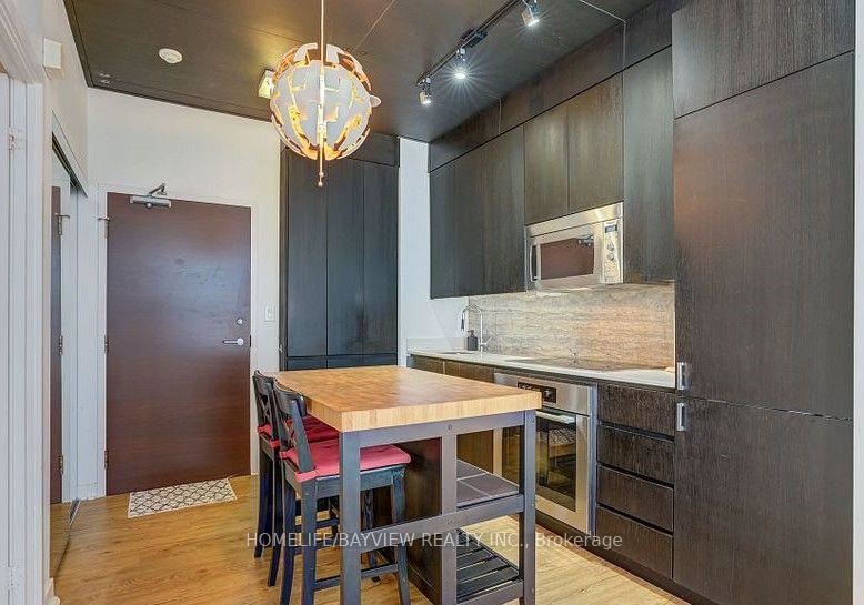 15-iceboat-terrace-toronto-toronto-ontario-c13544348