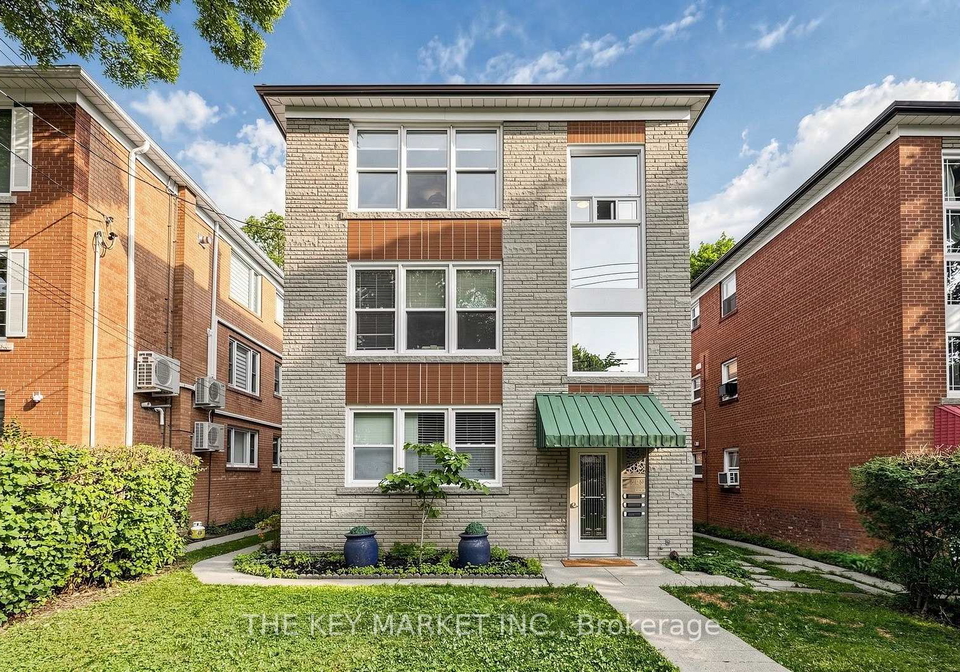 209-st-clements-avenue-toronto-toronto-ontario-c13545560