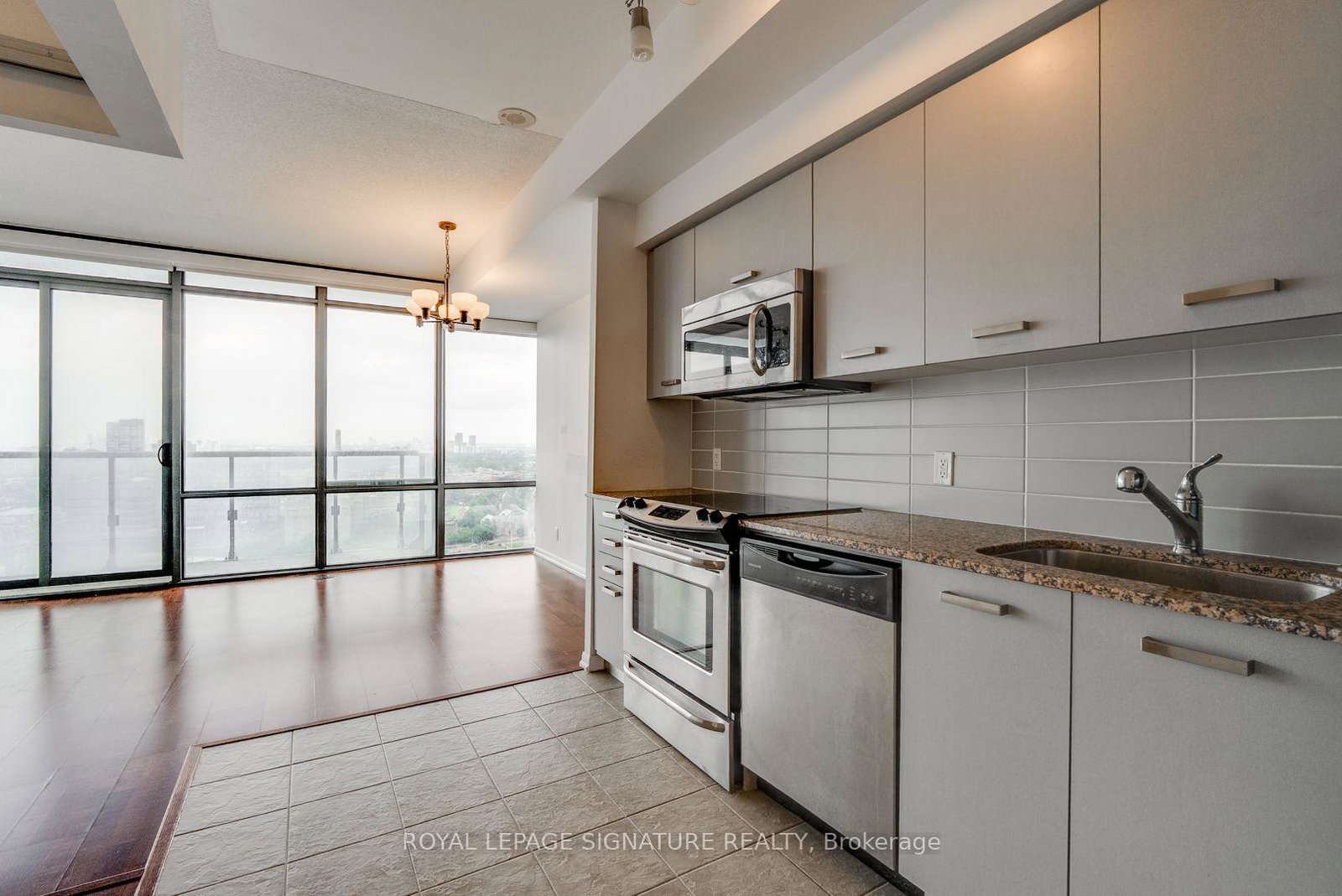 832-bay-street-toronto-toronto-ontario-c13545904
