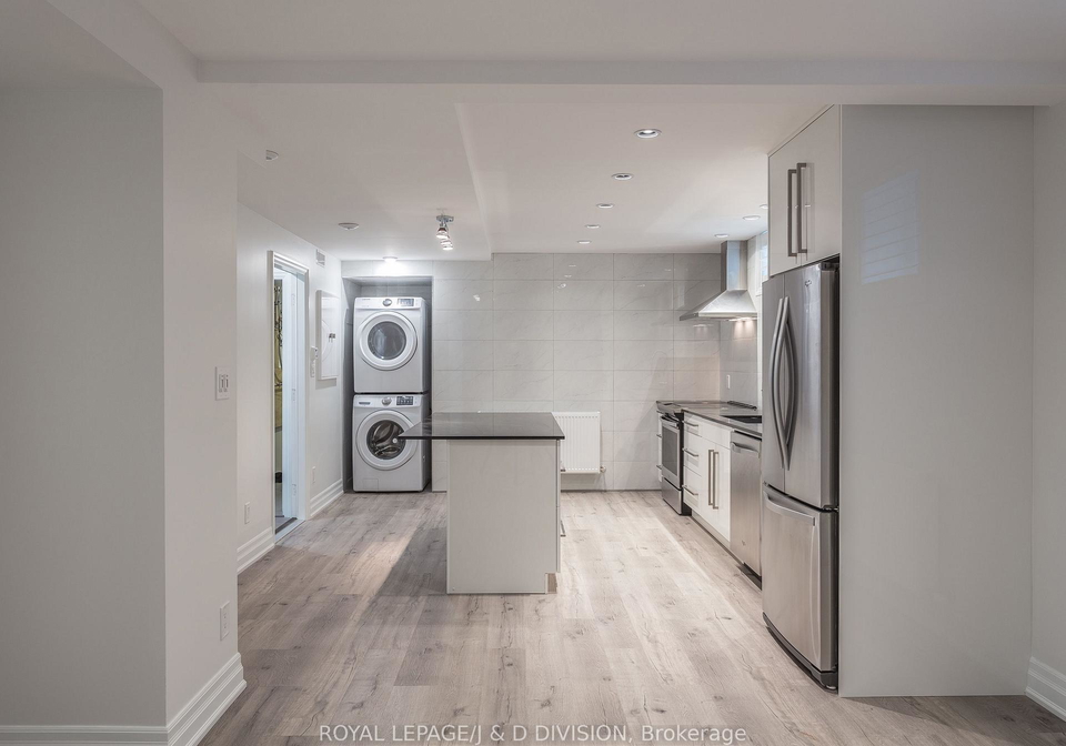 17a-humewood-drive-toronto-toronto-ontario-c13548466