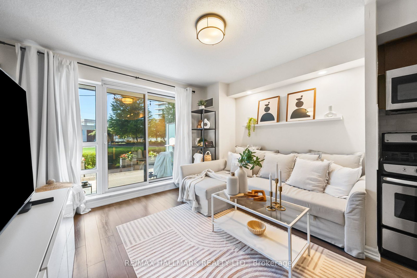2035-sheppard-avenue-e-toronto-north-york-ontario-c13548972