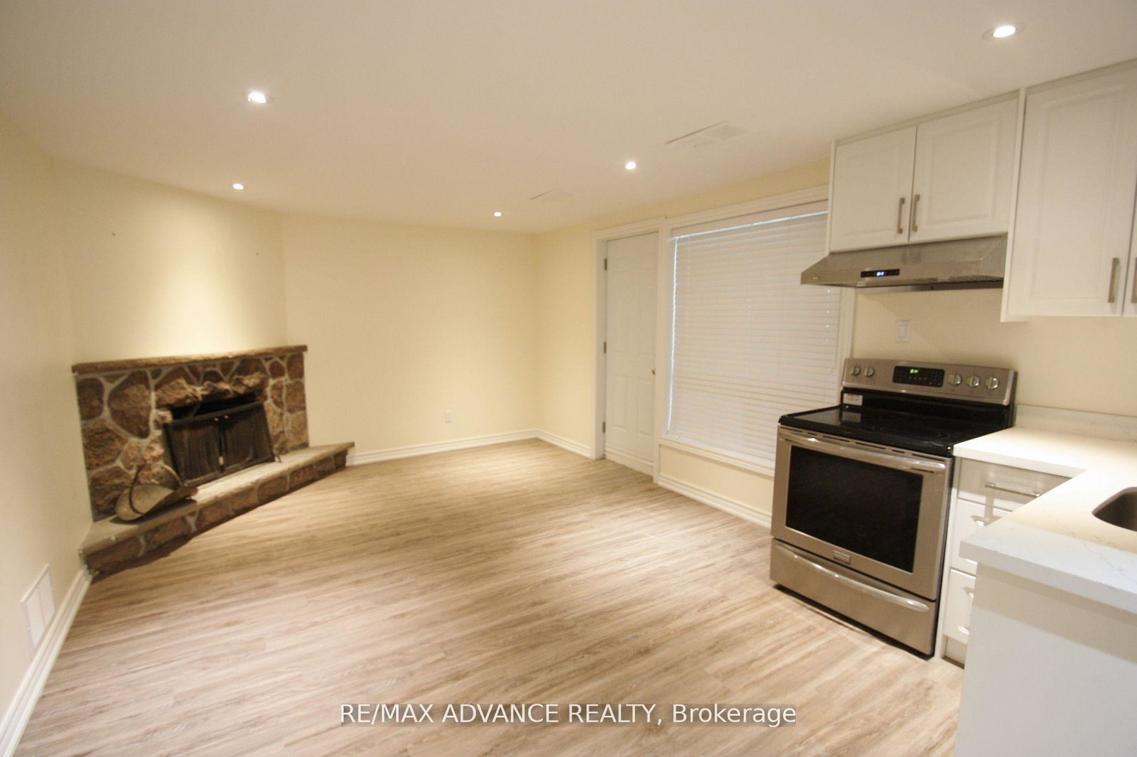 33-carluke-crescent-toronto-north-york-ontario-c13549374