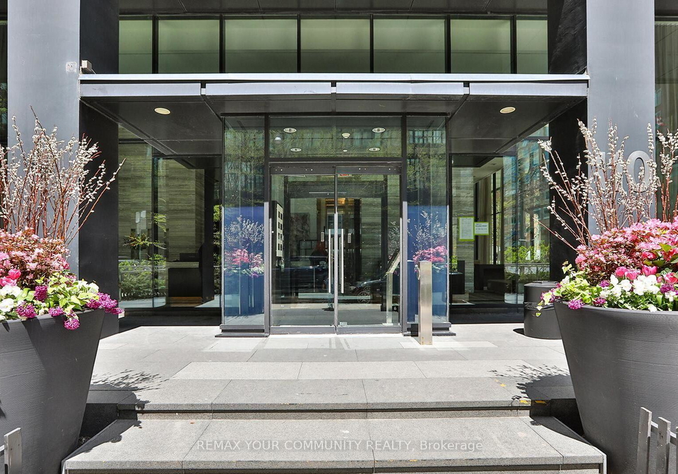110-charles-street-e-toronto-toronto-ontario-c13550542