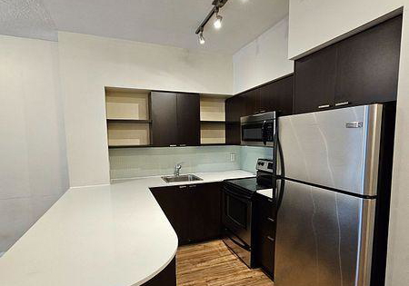 35-hayden-street-toronto-toronto-ontario-c13550954