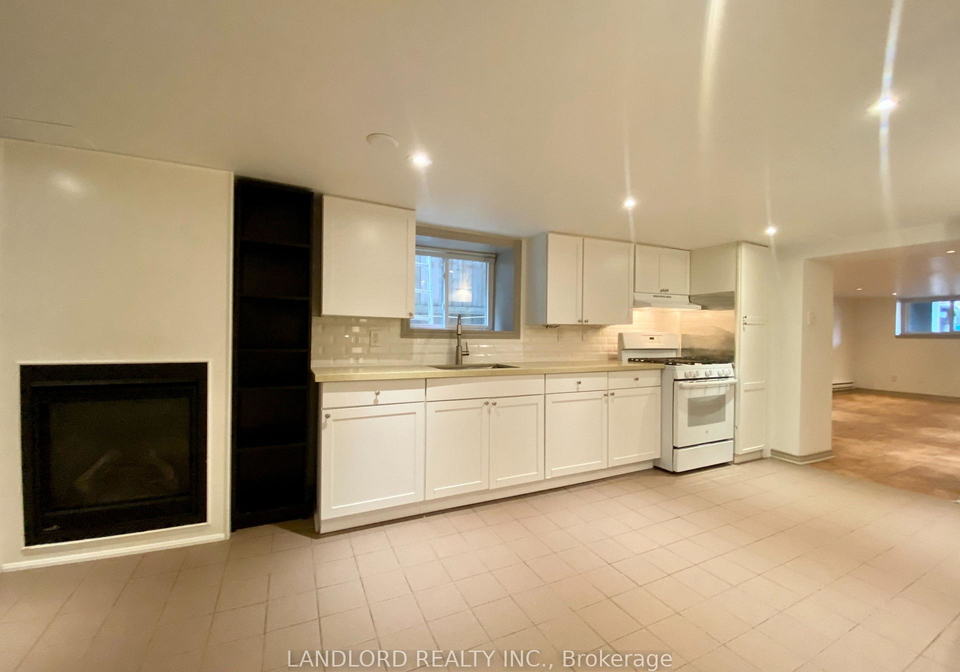 209-madison-avenue-toronto-toronto-ontario-c13550990