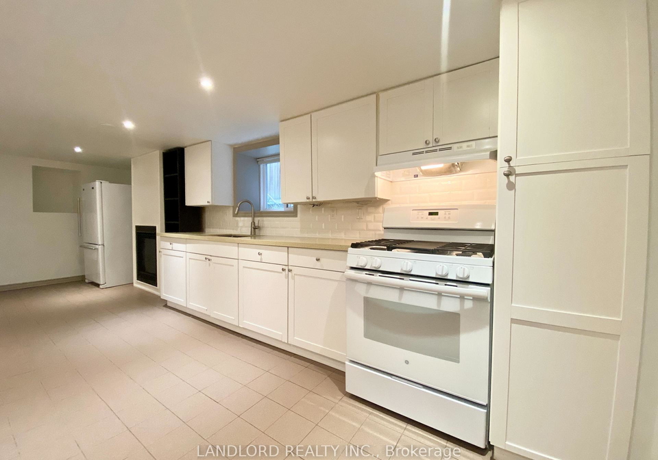 209-madison-avenue-toronto-toronto-ontario-c13550990
