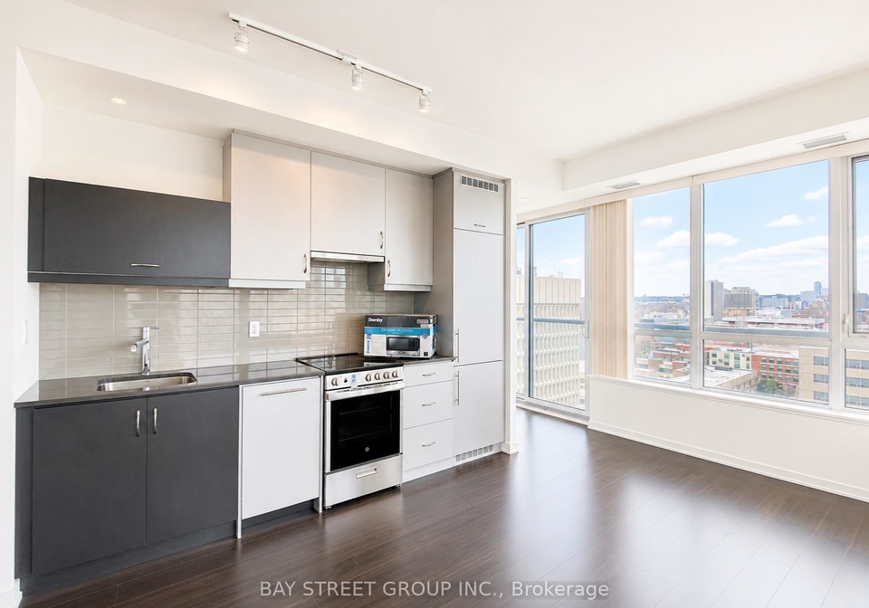 181-huron-street-toronto-toronto-ontario-c13551556