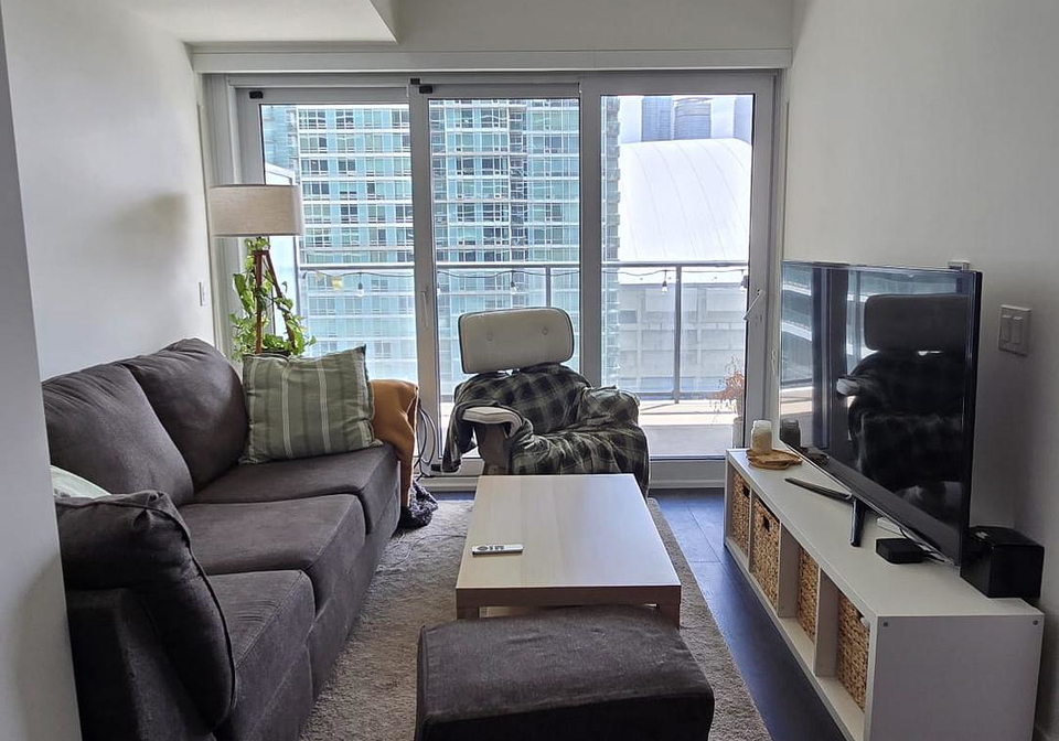 3-concord-cityplace-way-toronto-toronto-ontario-c13551808
