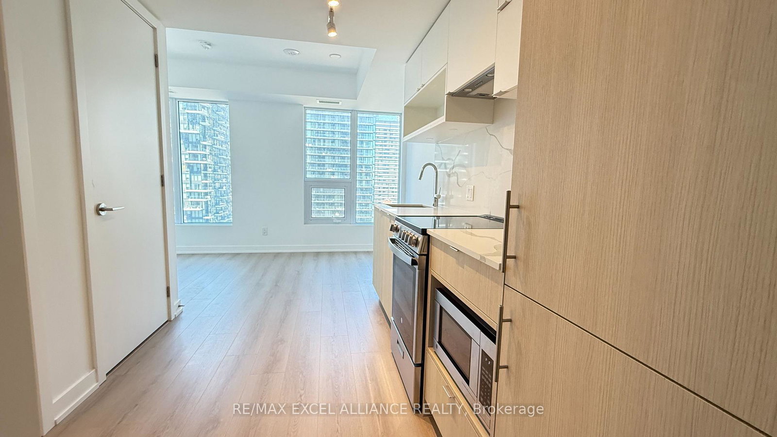 100-queen-street-e-toronto-toronto-ontario-c13552306