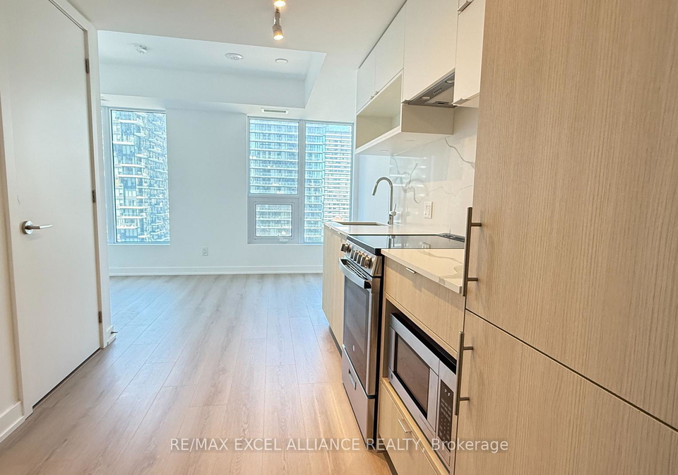 100-queen-street-e-toronto-toronto-ontario-c13552306