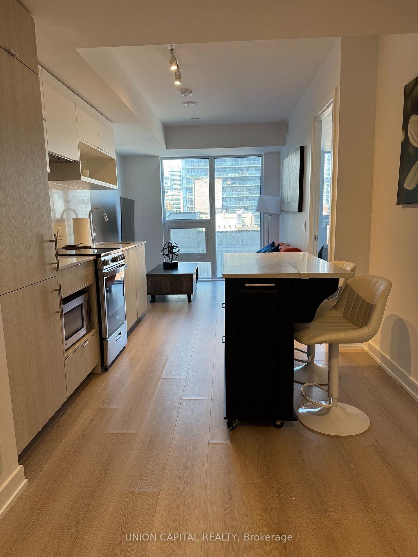100-queen-street-e-toronto-toronto-ontario-c13552554