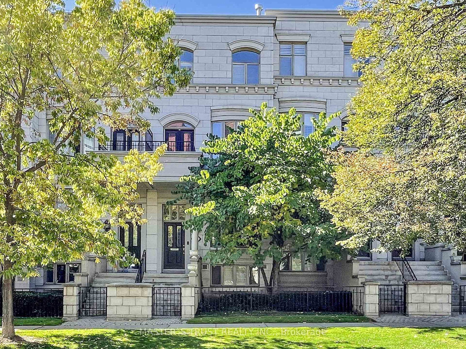 260-russell-hill-road-toronto-toronto-ontario-c13552692