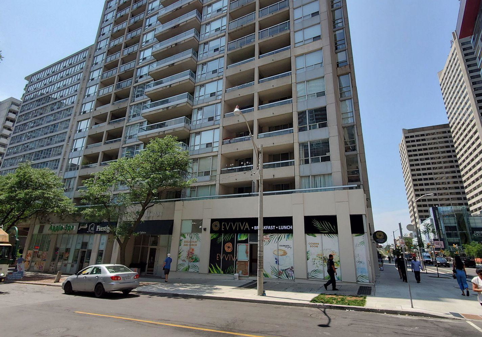 43-eglinton-avenue-e-toronto-toronto-ontario-c13553068