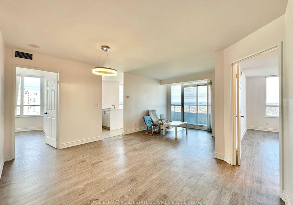 23-hollywood-avenue-toronto-north-york-ontario-c13553312
