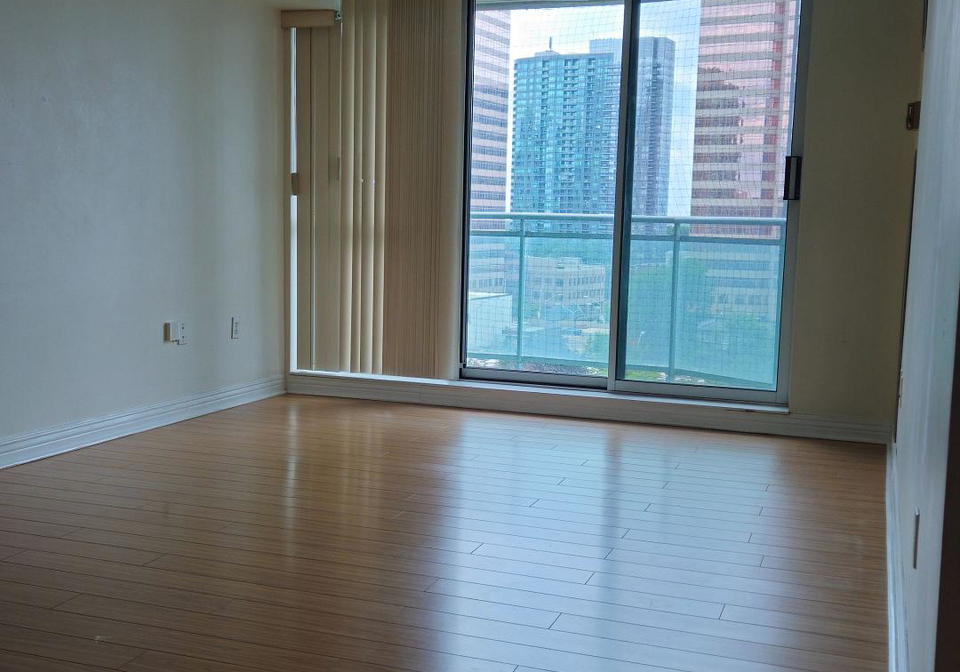 28-pemberton-avenue-toronto-north-york-ontario-c13553332