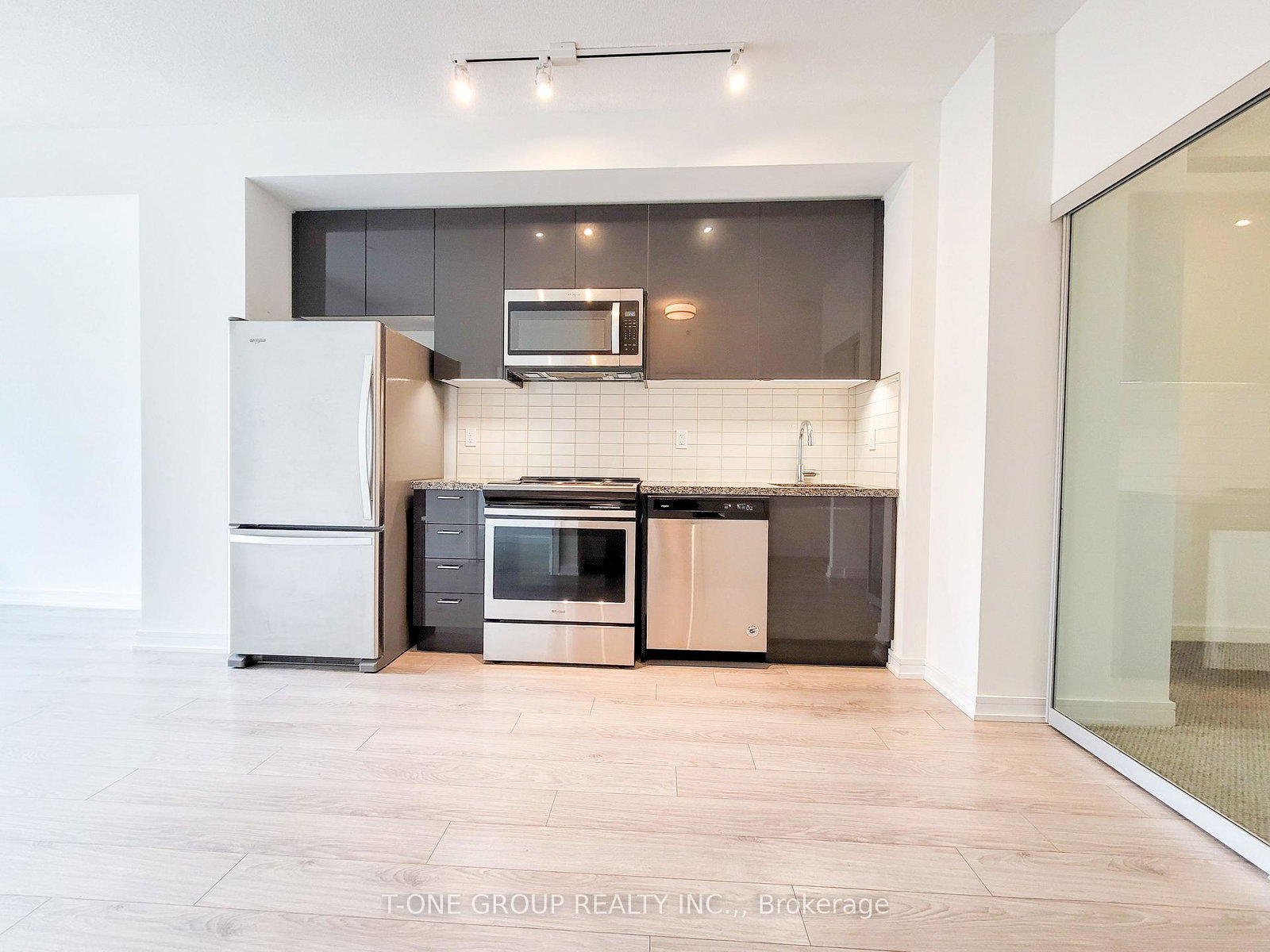 621-sheppard-avenue-e-toronto-north-york-ontario-c13553628