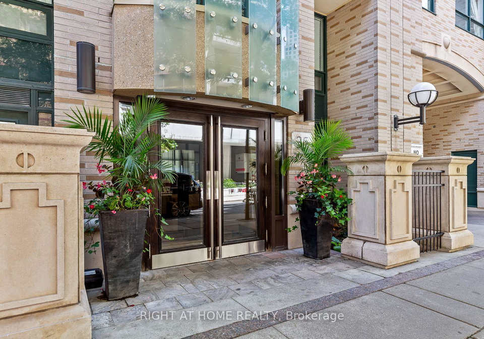 35-hayden-street-toronto-toronto-ontario-c13553924