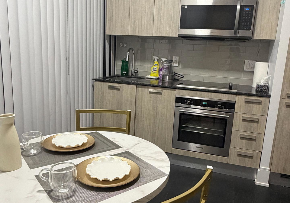 42-charles-street-e-toronto-toronto-ontario-c13554436