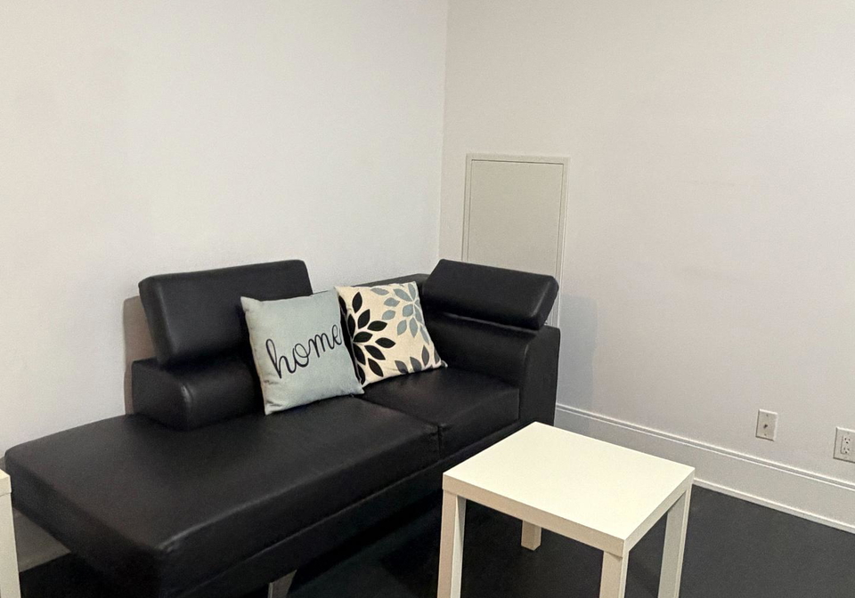 42-charles-street-e-toronto-toronto-ontario-c13554436